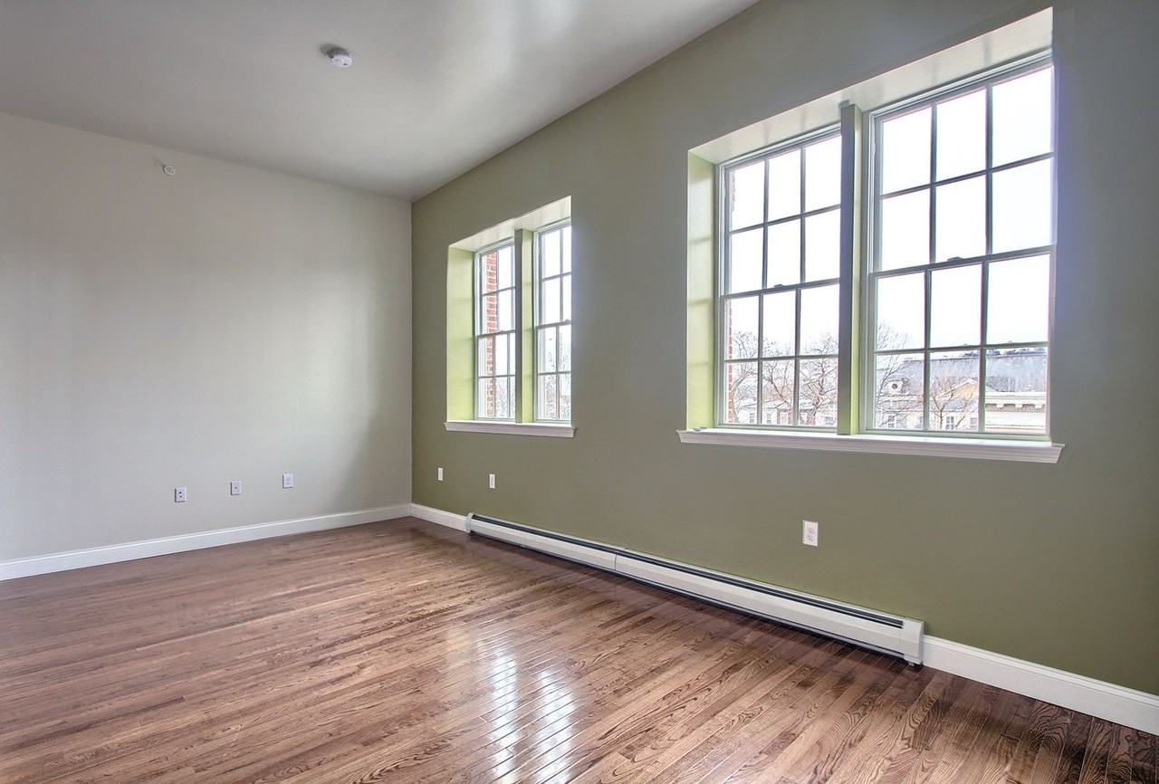 Glass Factory - Photo 7 of 11