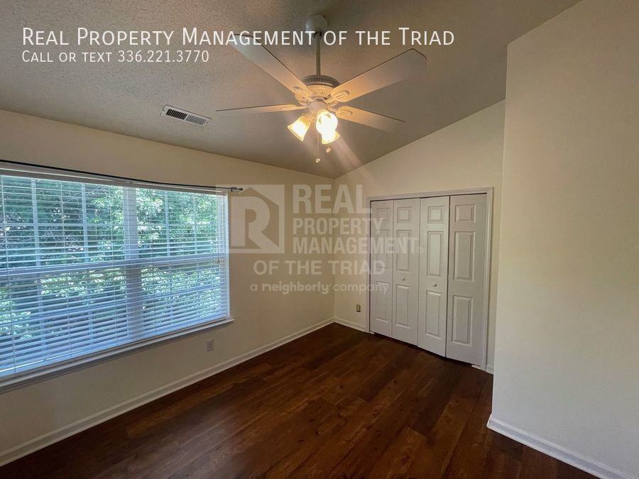 19 Tannenbaum Cir - Photo 3 of 14