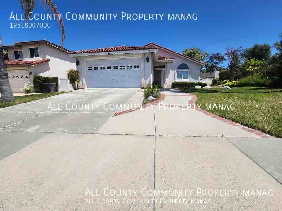 32784 Hislop Way - Photo 2 of 39