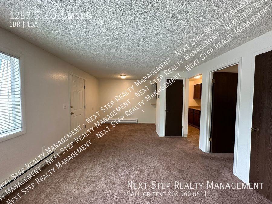 1287 S Columbus St - Photo 2 of 8