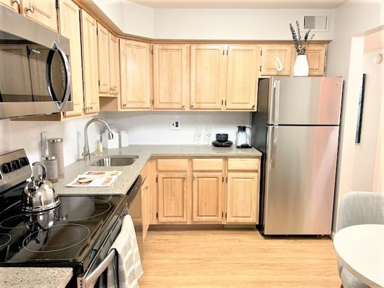 Metropolitan Tareyton Estates - Photo 3 of 50