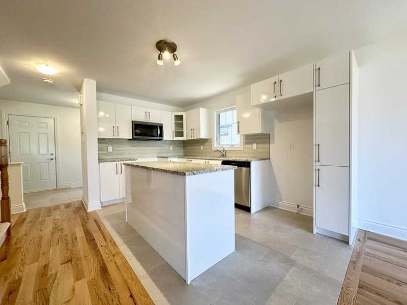 301 Dion Ave - Photo 3 of 14