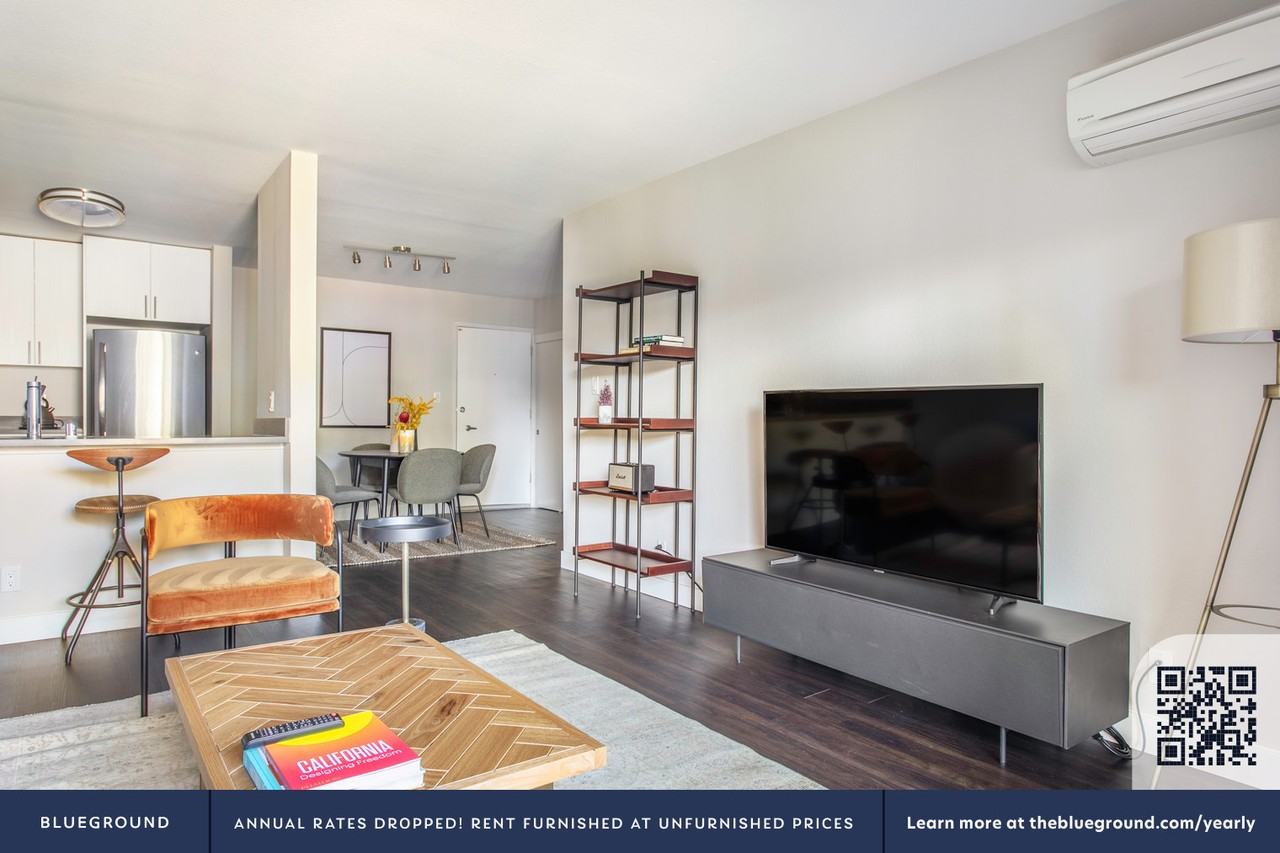 655 South Fair Oaks Avenue - Photo 3 of 35