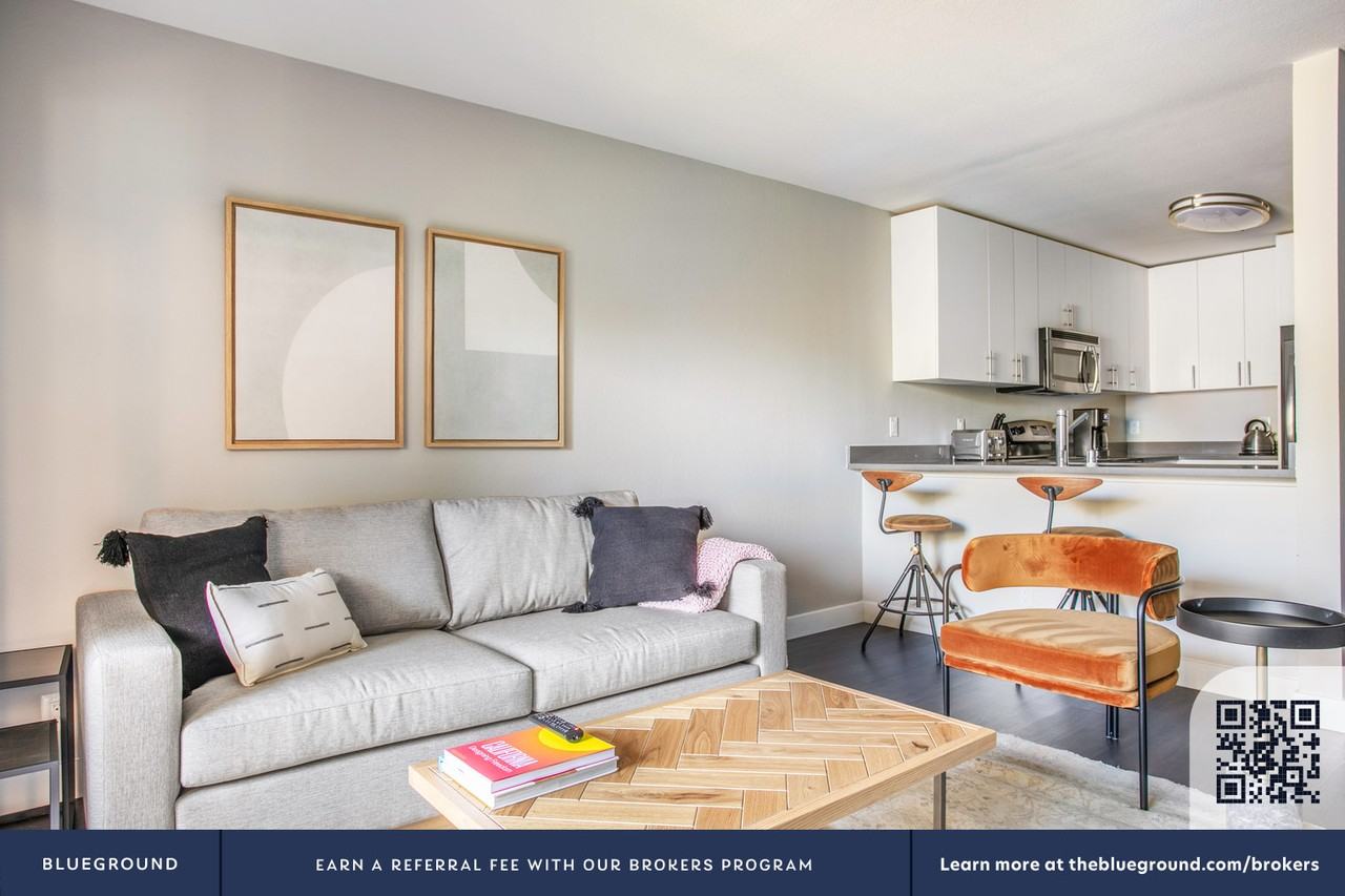 655 South Fair Oaks Avenue - Photo 4 of 35