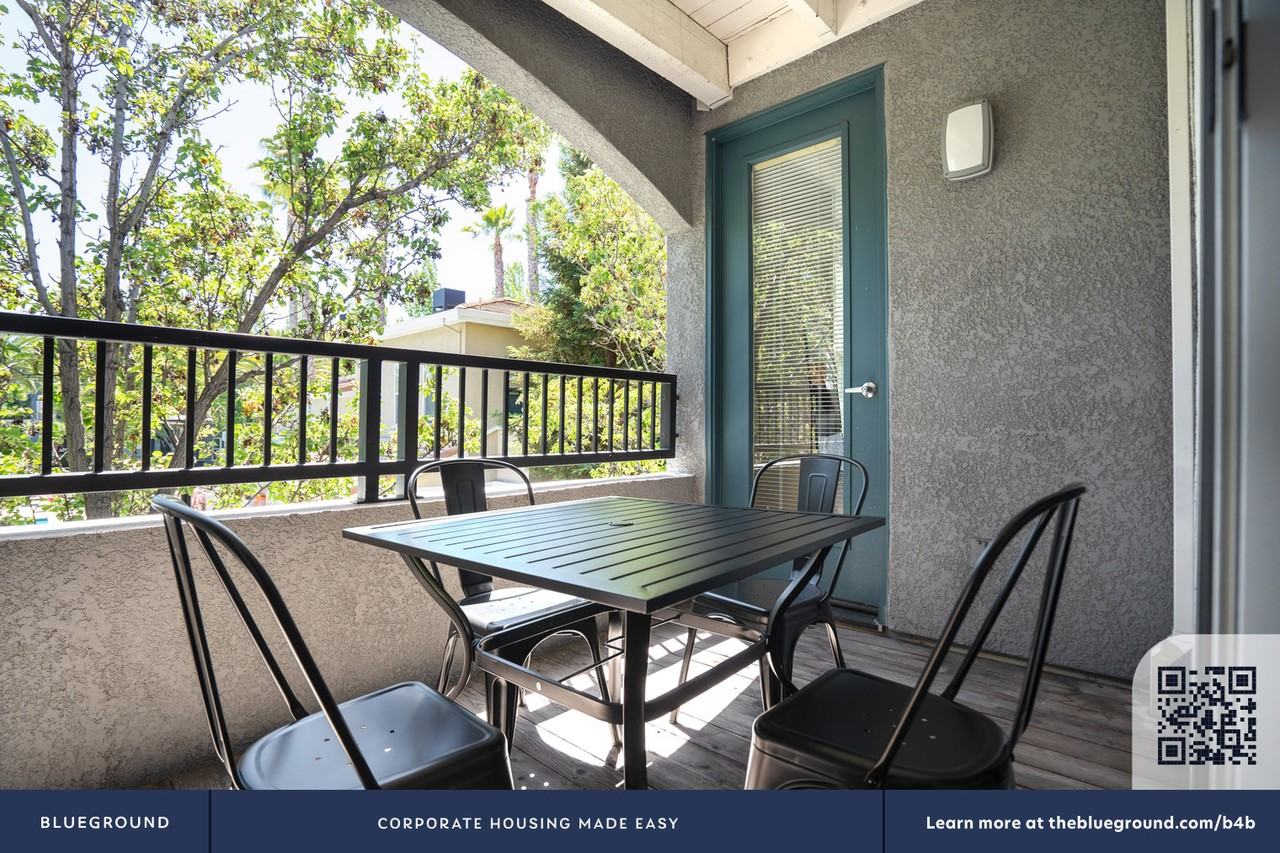 1263 Lakeside Drive - Photo 6 of 69