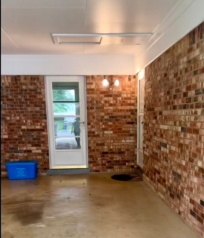 111 Camellia St - Photo 3 of 36