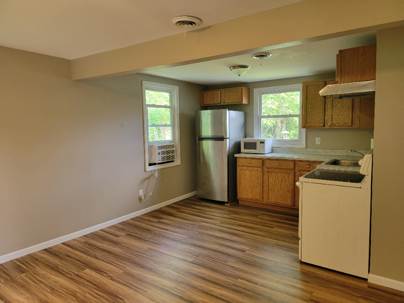 N96W16350 County Line Rd #B - Photo 3 of 8