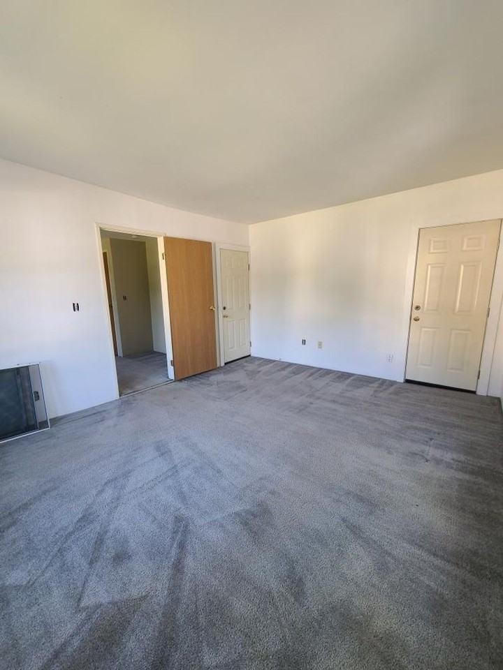 19 Clinton St - Photo 5 of 7