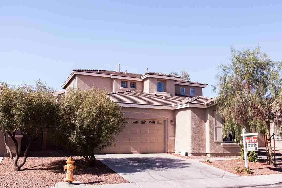 981 Trinity Pond Cir - Photo 2 of 24