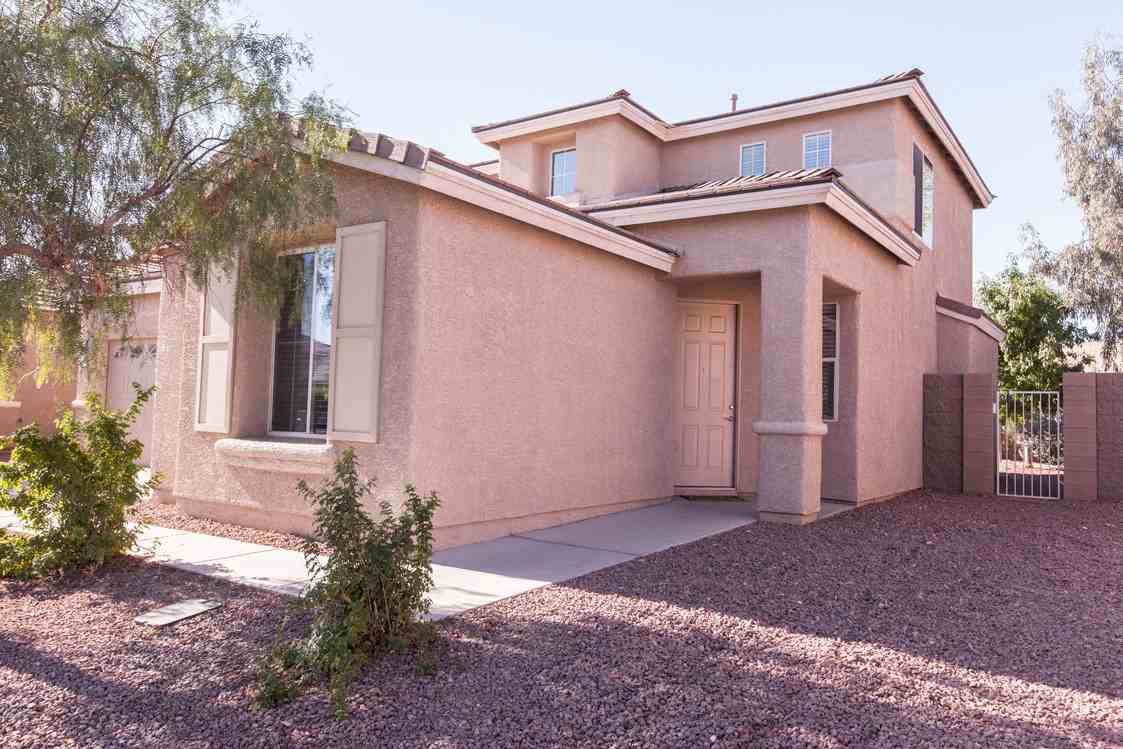 981 Trinity Pond Cir - Photo 3 of 24