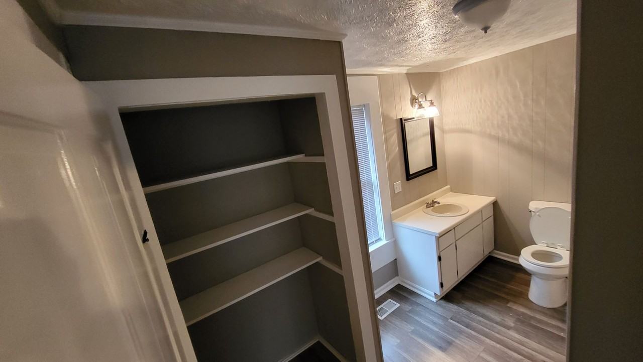 211 West Dr - Photo 4 of 12