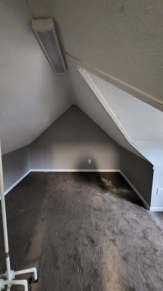 211 West Dr - Photo 3 of 12