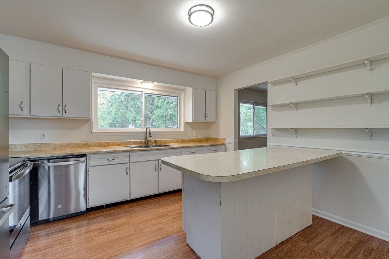 3603 Whitehead Ave - Photo 4 of 24