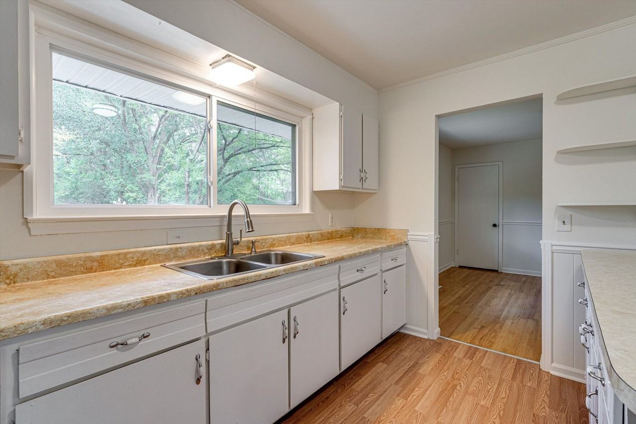 3603 Whitehead Ave - Photo 5 of 24
