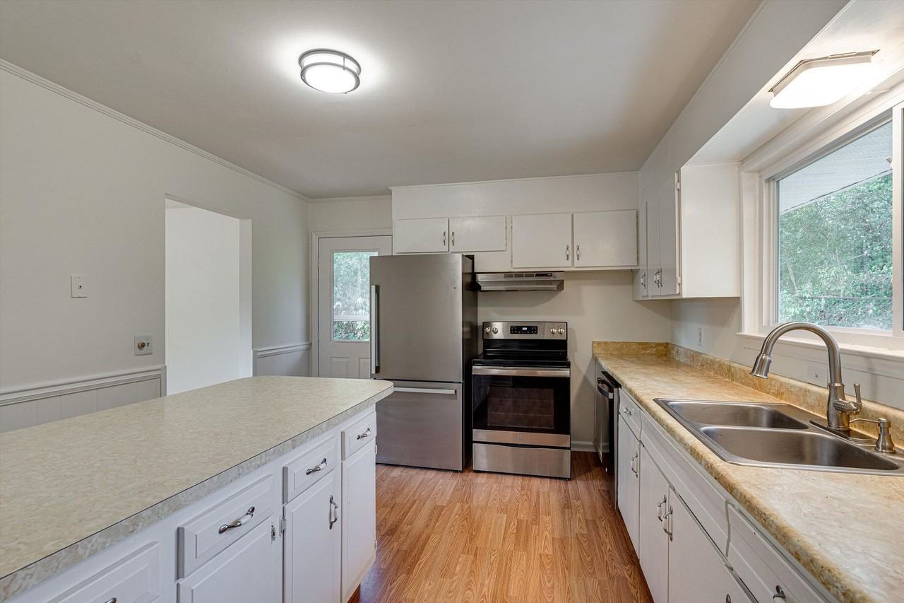 3603 Whitehead Ave - Photo 6 of 24