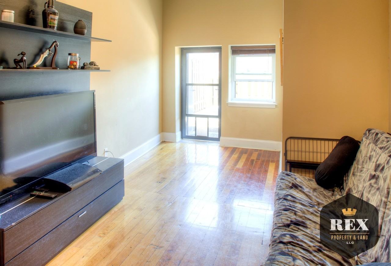 936 Broad St - Photo 3 of 10