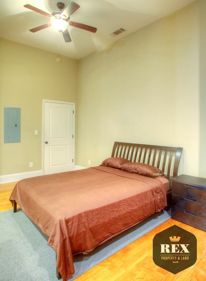 936 Broad St - Photo 4 of 10