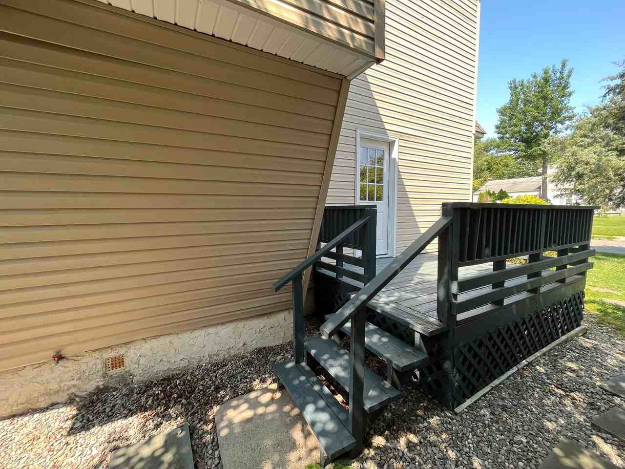 533 Barclay Ave - Photo 2 of 13