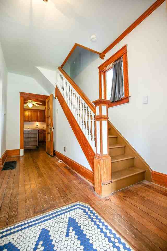 311 S Florence Ave - Photo 2 of 10