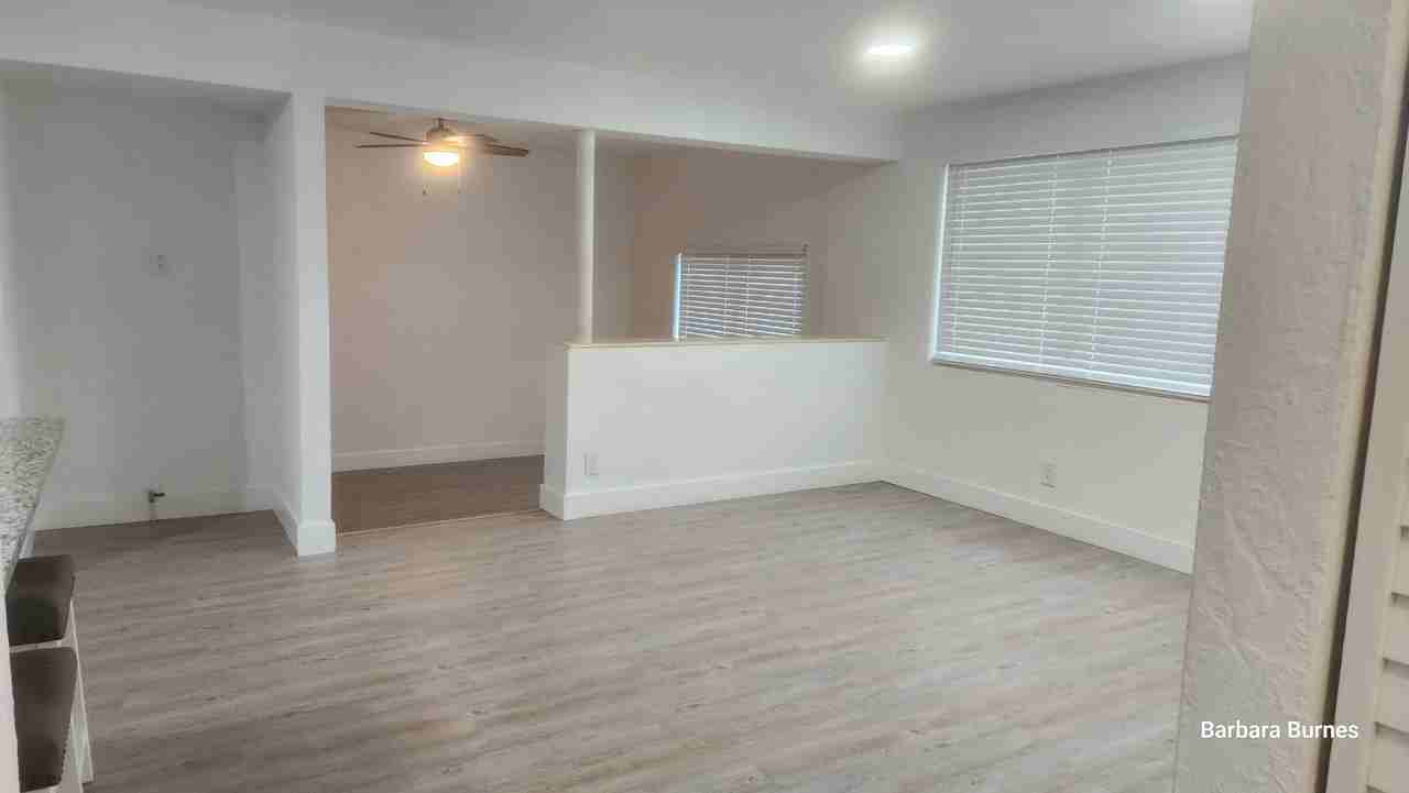 549 Martha Dr - Photo 4 of 19