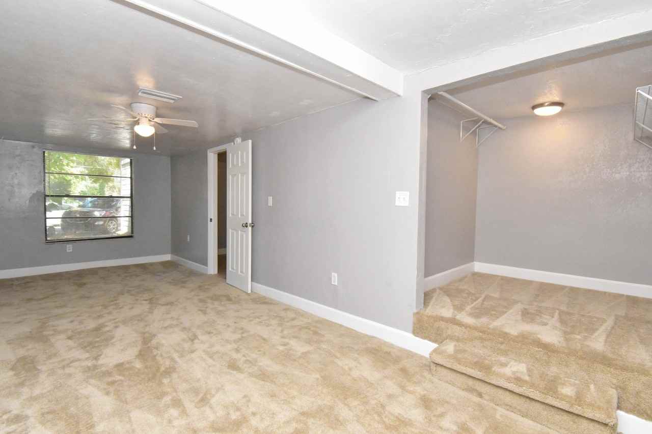 101 Nw 10th St - Photo 3 of 18