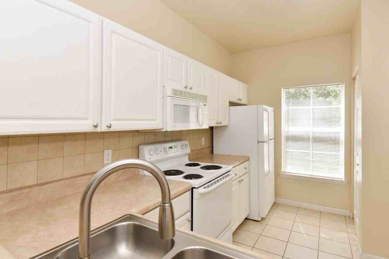 4814 Nw 44th Ave #107 - Photo 5 of 17