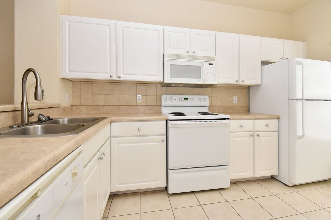 4814 Nw 44th Ave #107 - Photo 6 of 17