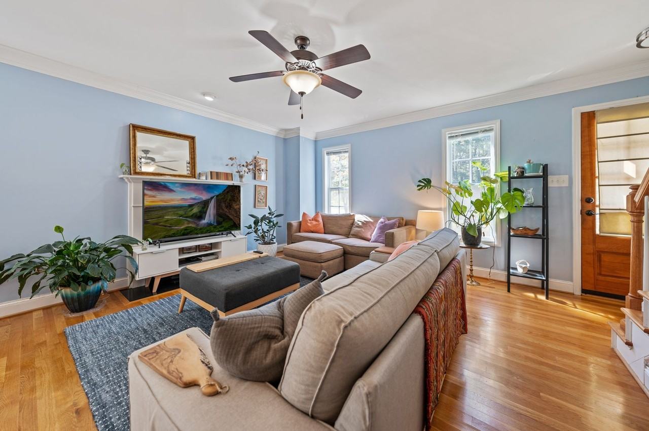 404 W Cornwallis Rd - Photo 2 of 12