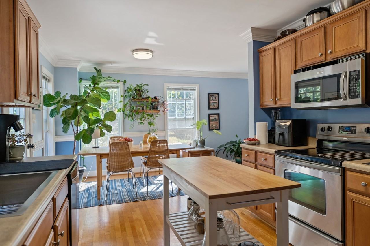 404 W Cornwallis Rd - Photo 5 of 12