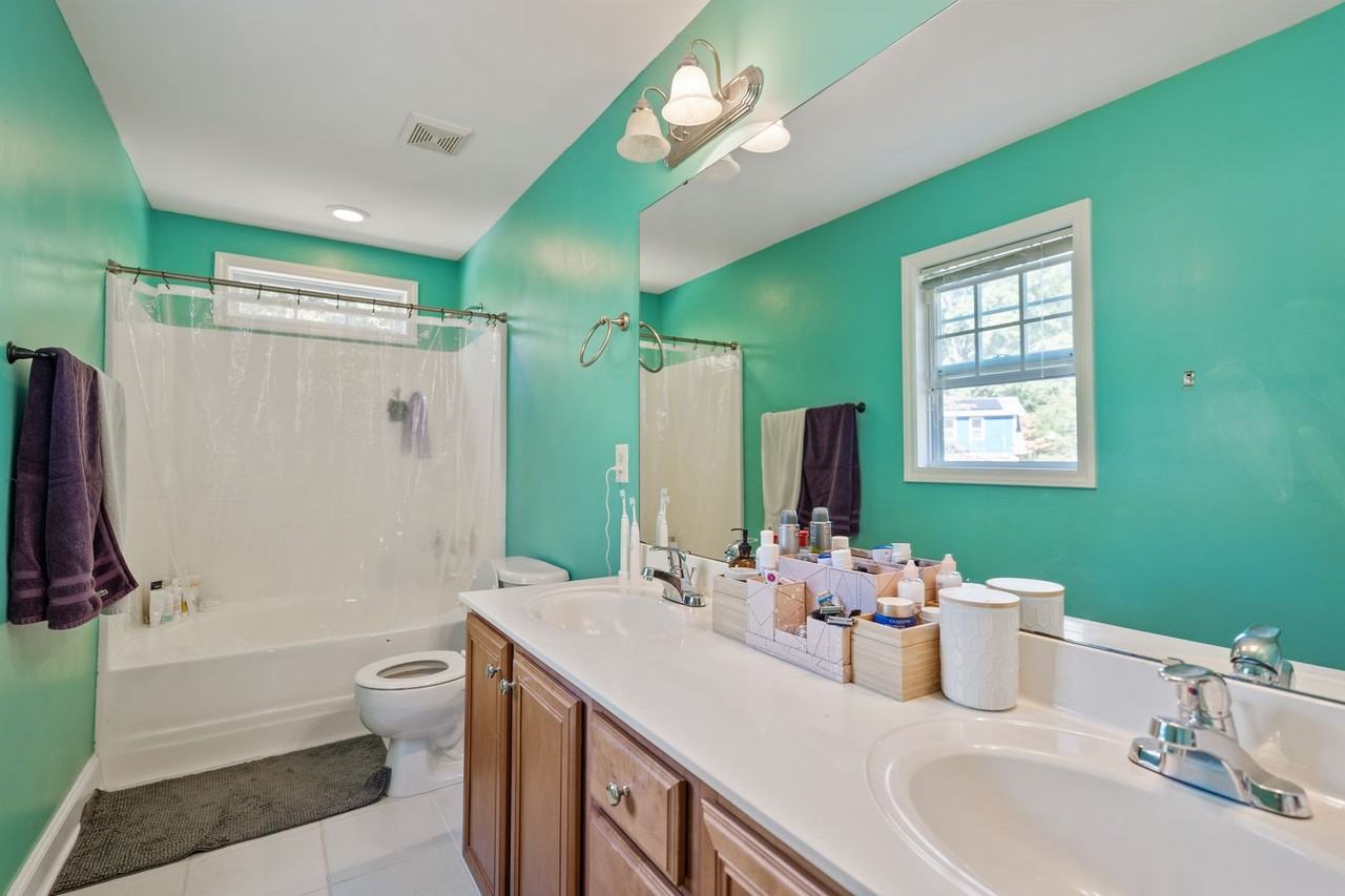 404 W Cornwallis Rd - Photo 7 of 12