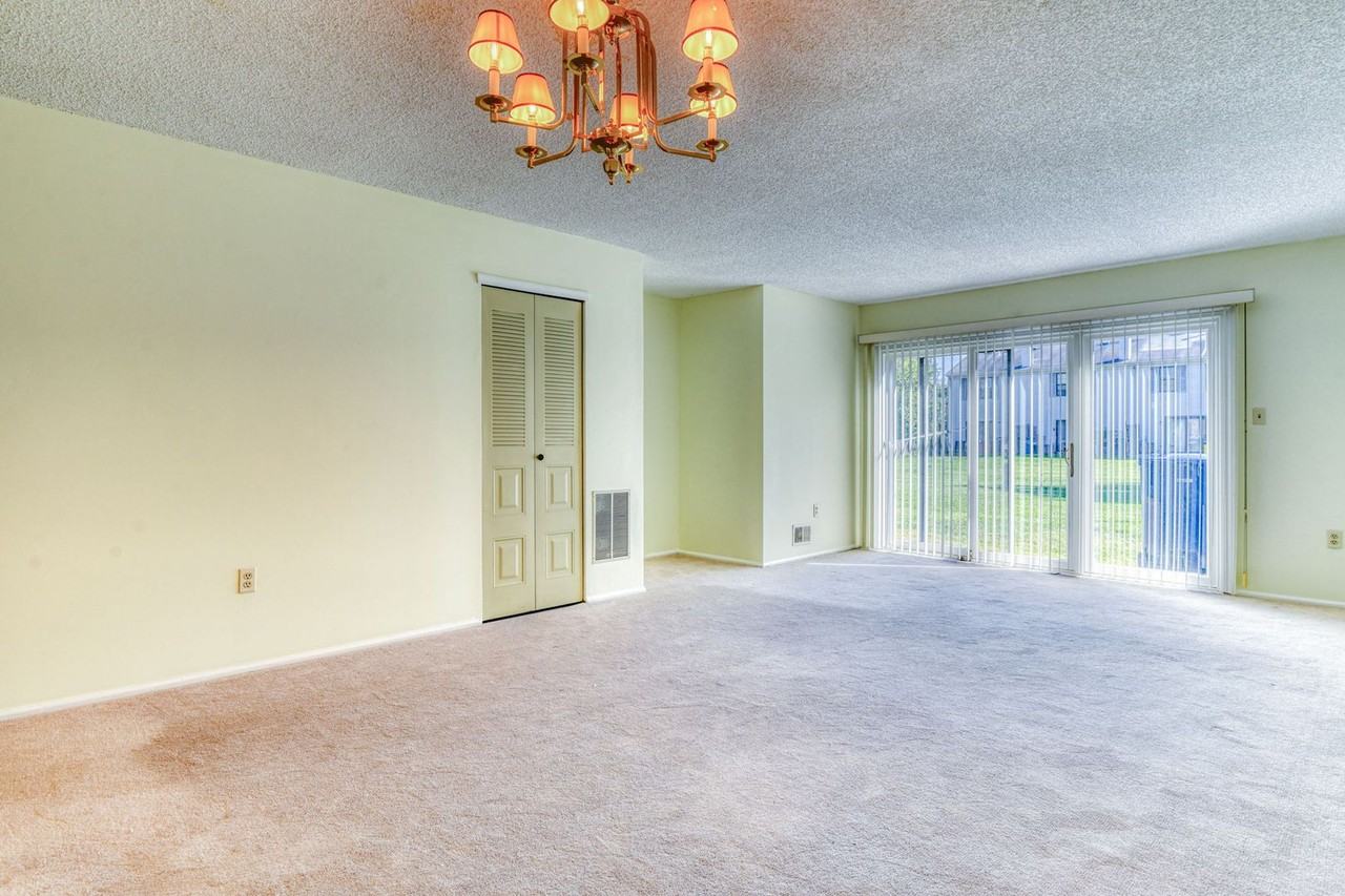 10 Fillmore Pl - Photo 3 of 27