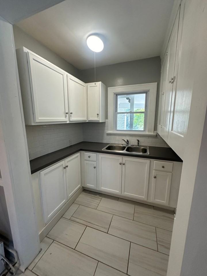 4280 E. 124th Street - Photo 2 of 12