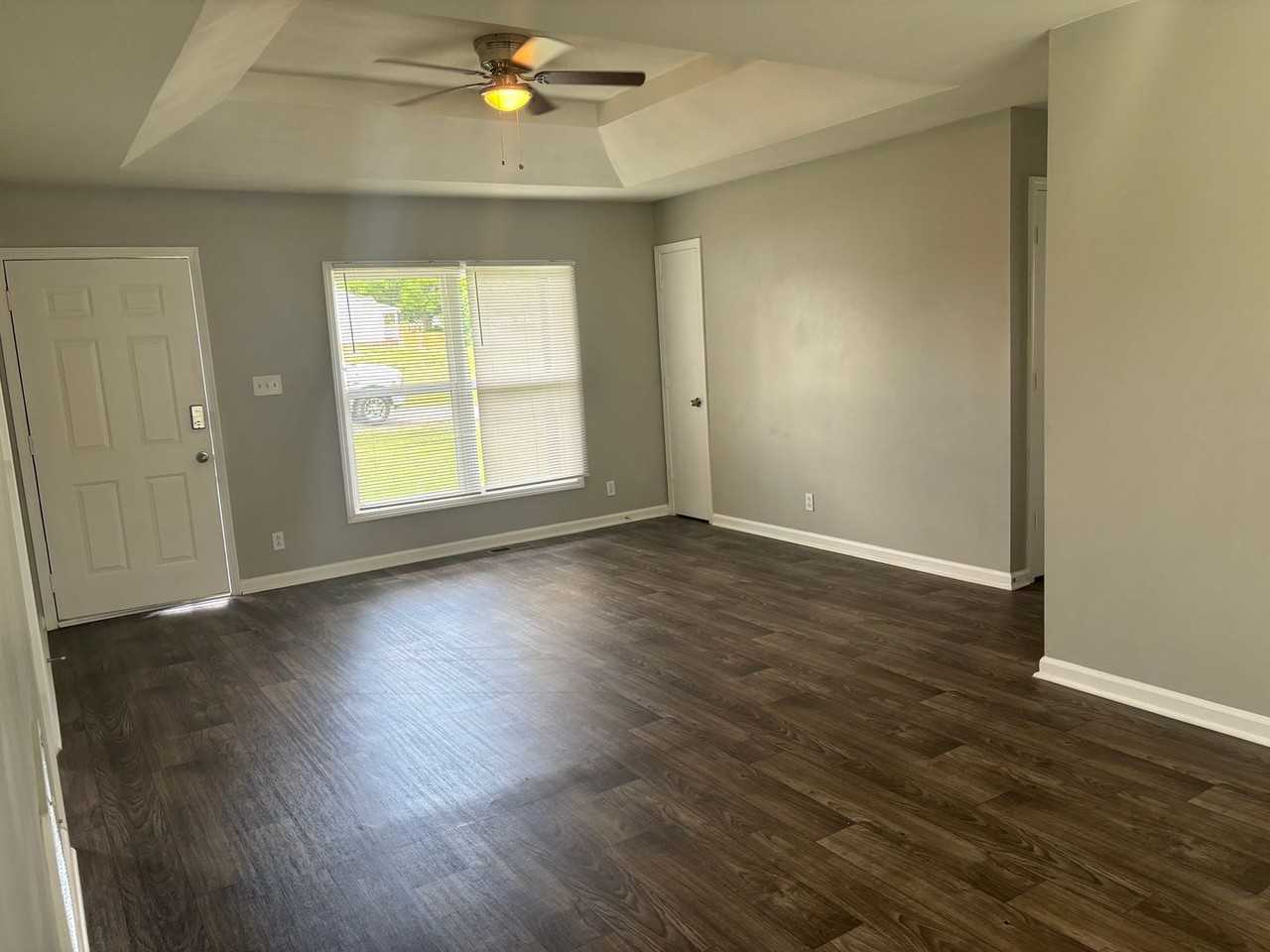 1237 Kendall Dr - Photo 7 of 25