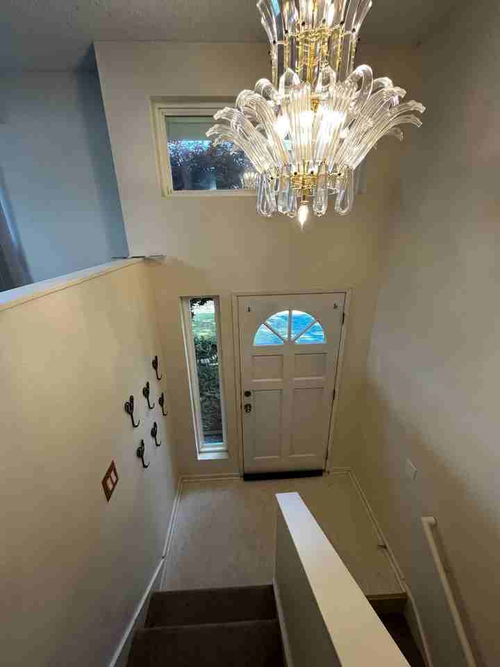 3075 Ne 72nd St - Photo 4 of 28