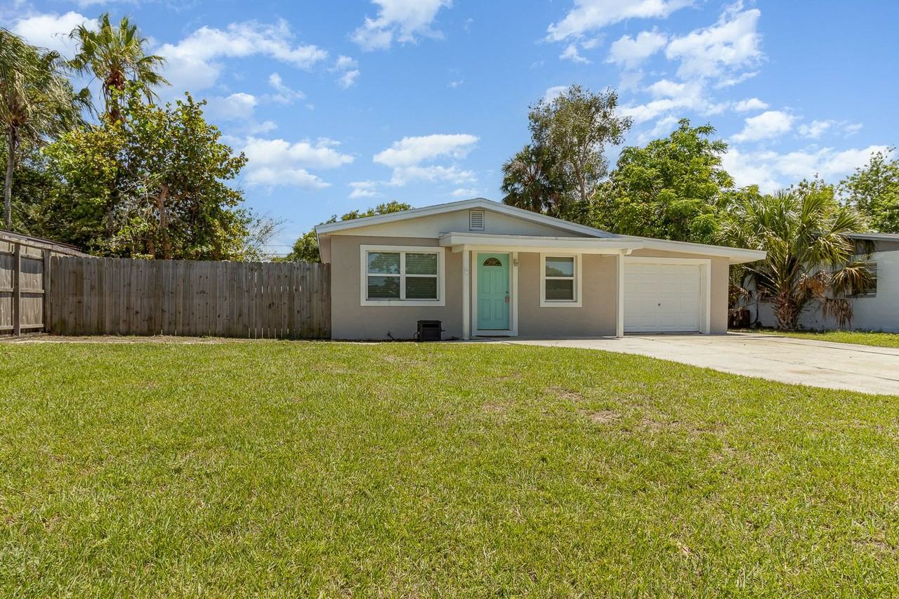 2567 Pepper Ave - Photo 2 of 13