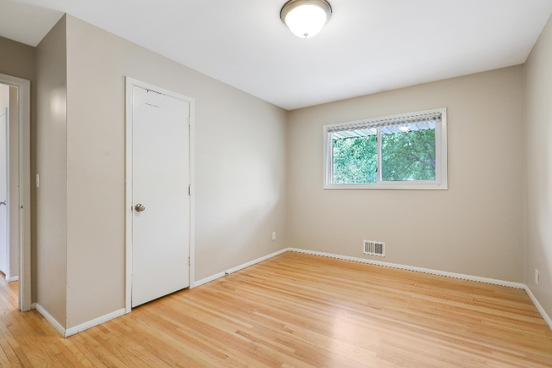 6332 Xerxes Ave S - Photo 6 of 9