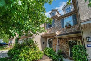 featured image of 1019 Ford St