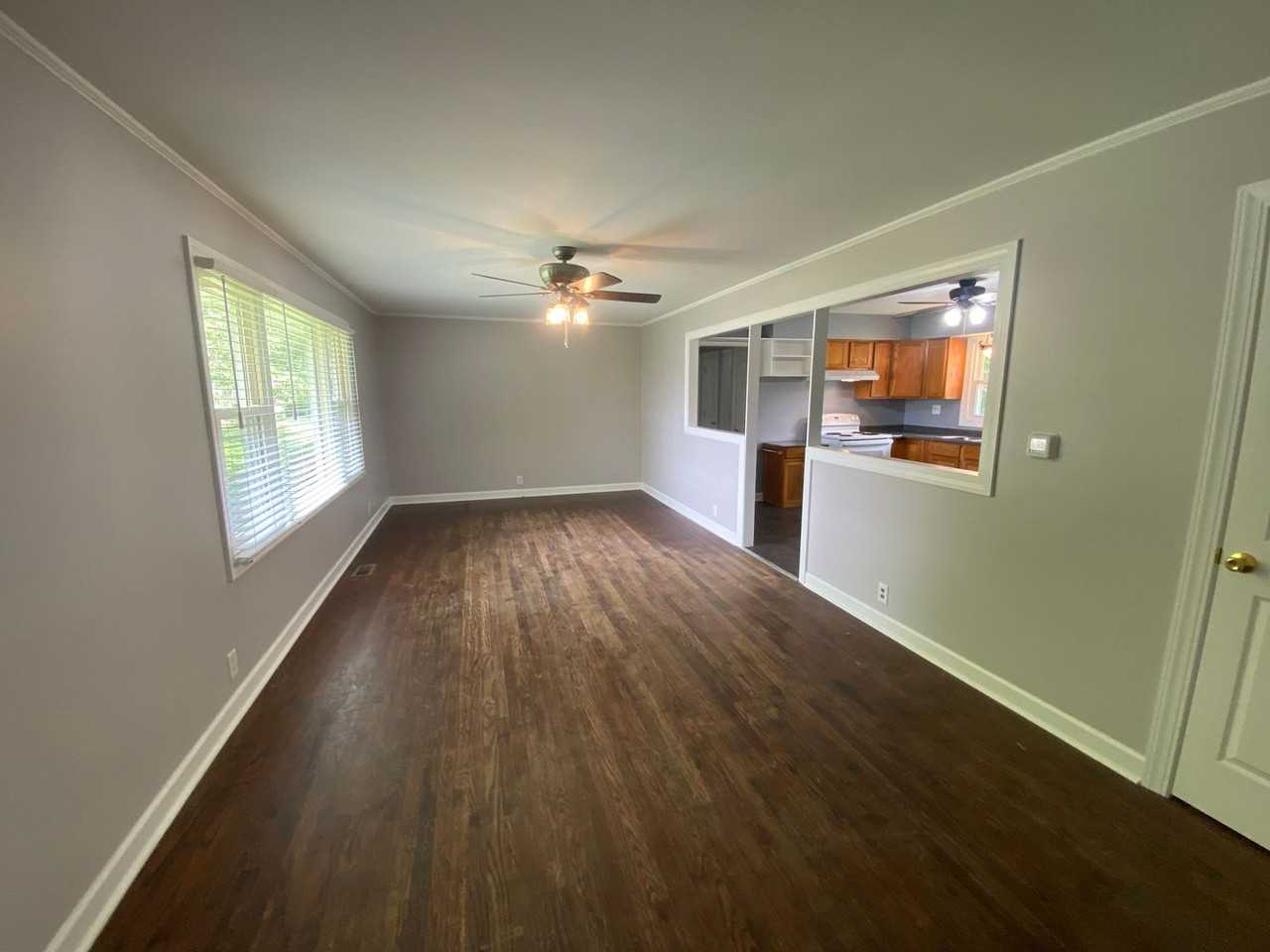 3138 Harrison St - Photo 3 of 19