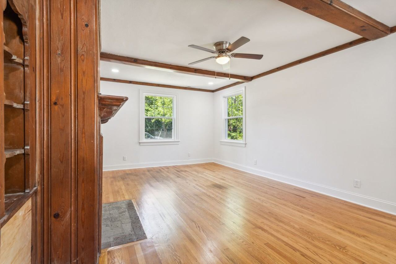 2917 Chesapeake Ave - Photo 5 of 34