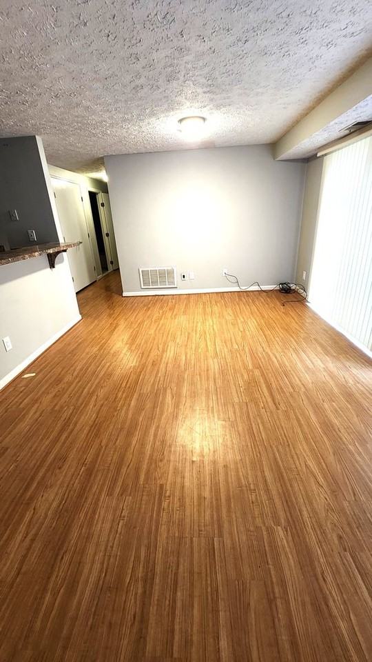 38 Kenwood Dr - Photo 3 of 17