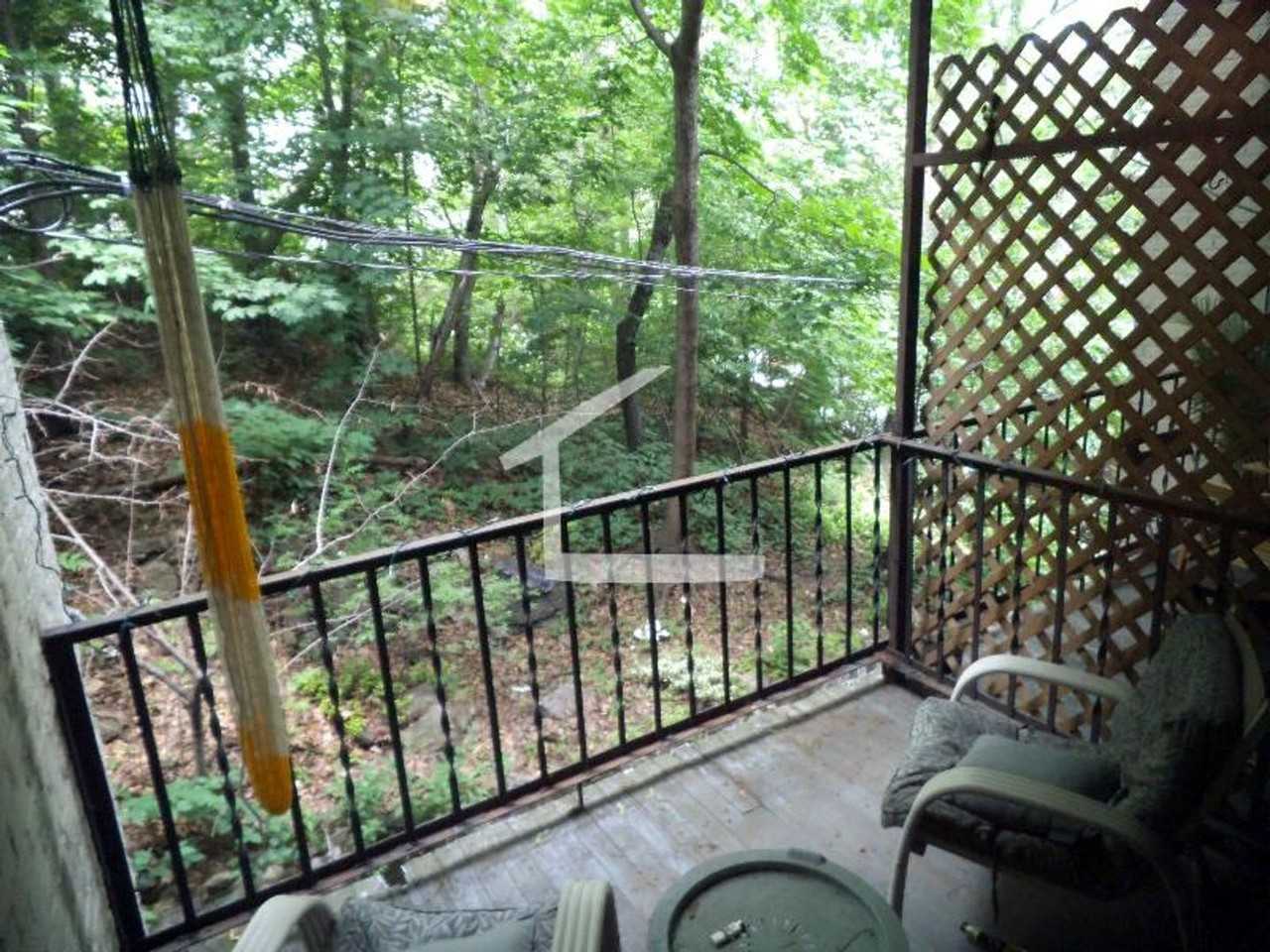 35 Mount Hood Rd - Photo 7 of 10