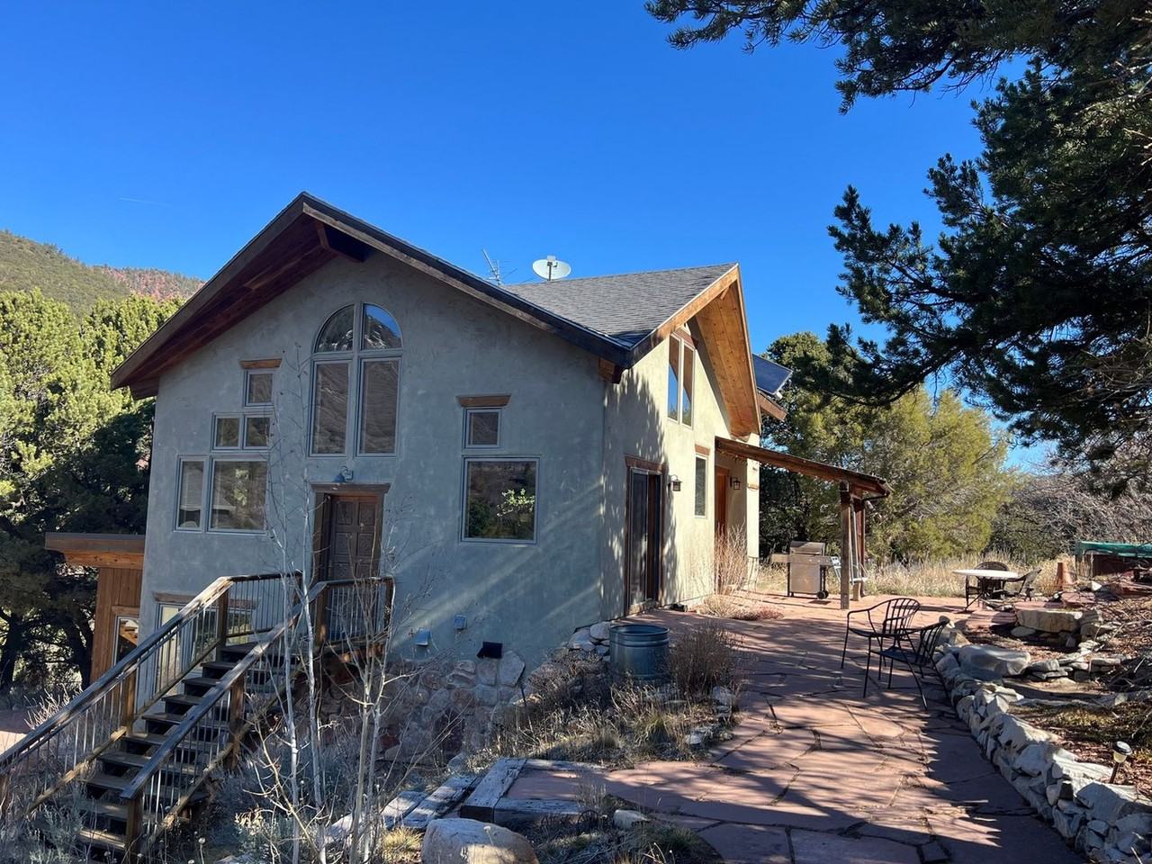 600 Crystal Ln - Photo 2 of 13