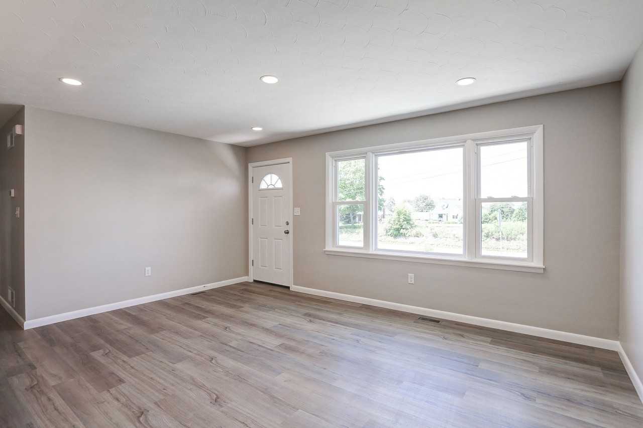 224 Hershey Rd - Photo 5 of 15