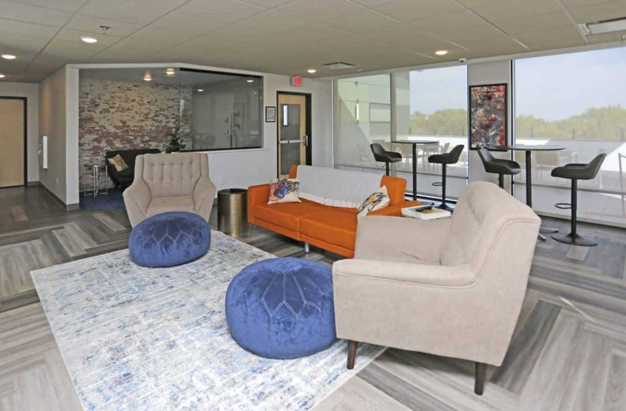 Live at Pioneer Place - Photo 2 of 16