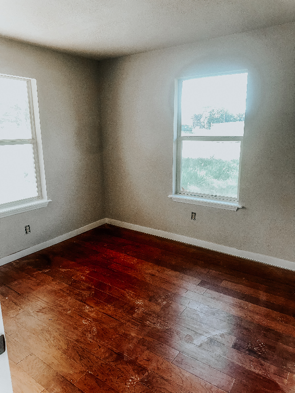 701 S Broadway Ave - Photo 2 of 6