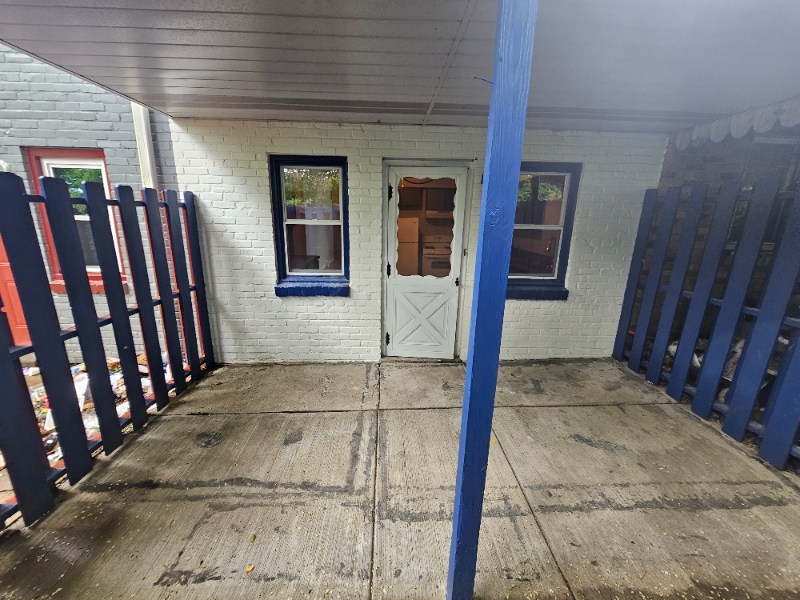 640 Hollace St - Photo 2 of 13