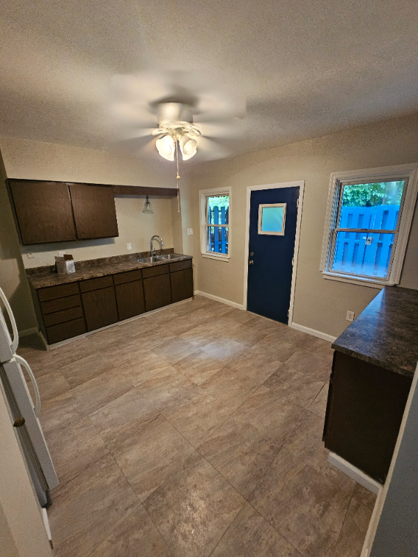 640 Hollace St - Photo 6 of 13