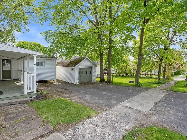 1110 Sunnycrest Rd - Photo 2 of 14