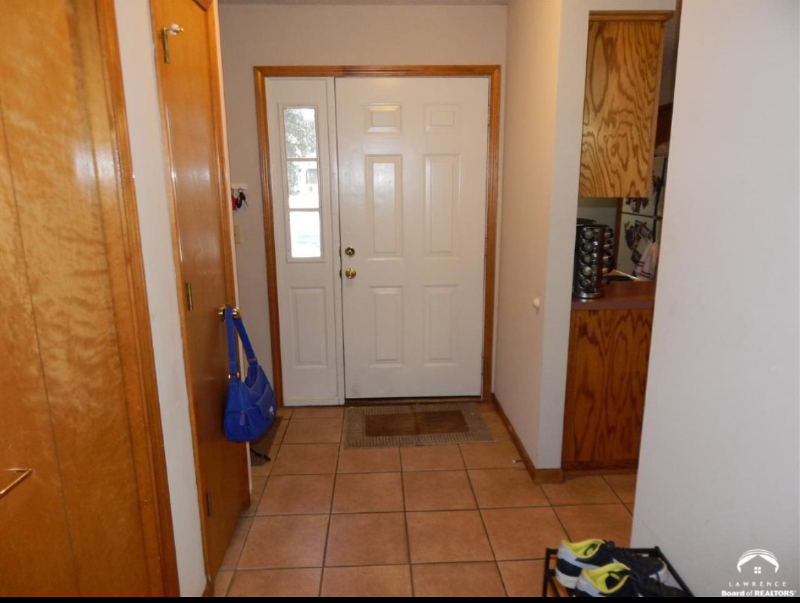 313 Glenview Dr - Photo 3 of 13