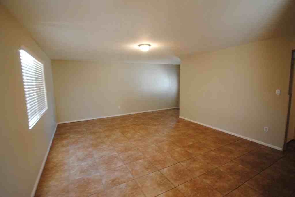 4908 W Joyce Cir - Photo 3 of 13